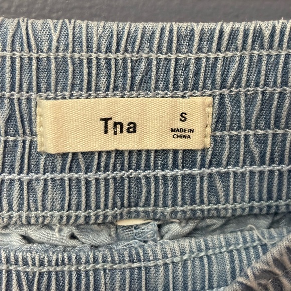 TNA Light Blue Athletic Shorts Denim look 100% Lyocell ladies size Small Aritzia - Picture 3 of 9